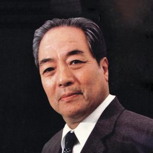 袁阔成